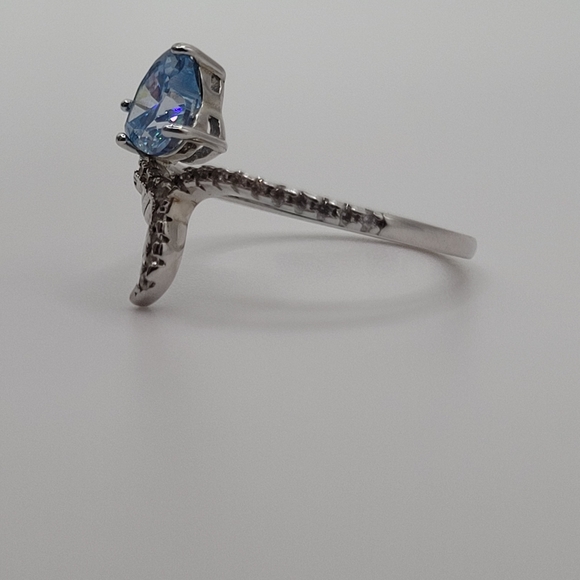 925 sterling silver mermaid themed ring with Blue accent Stone. Size 6 - Picture 4 of 13